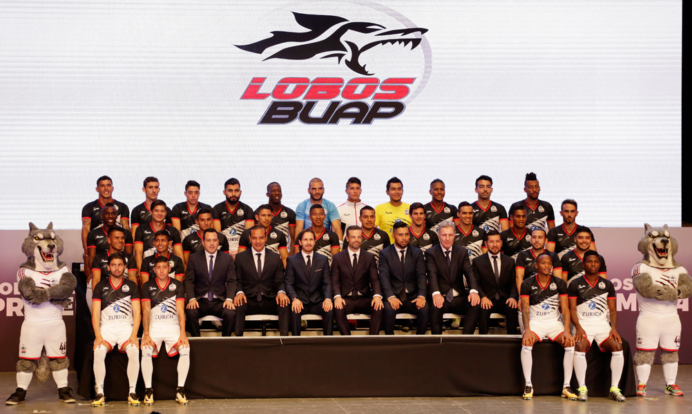 Presenta Lobos BUAP a su equipo para debutar en Liga MX