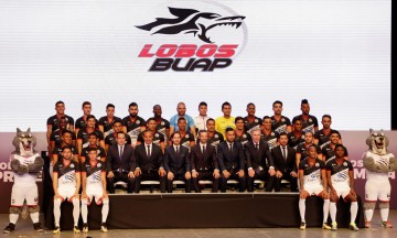 Presenta Lobos BUAP a su equipo para debutar en Liga MX