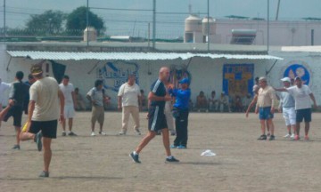 Entrena Chelís a reos de Cereso poblano