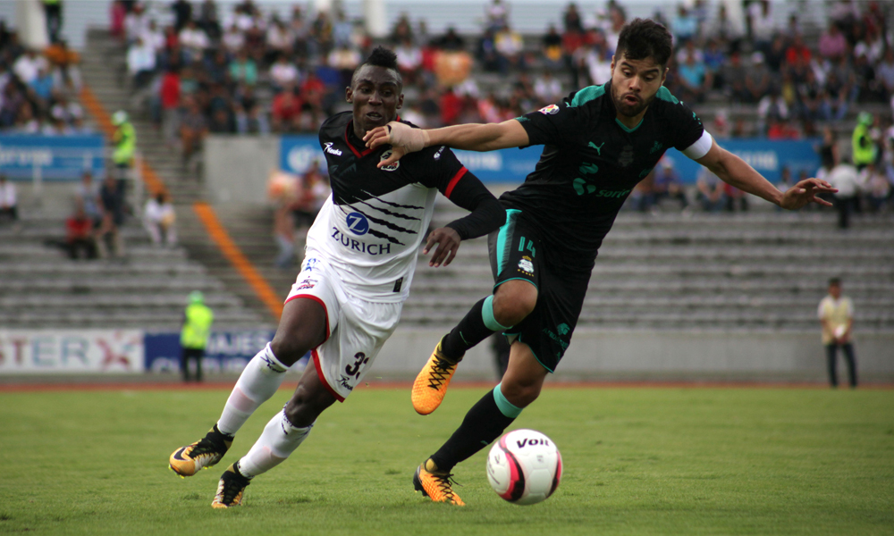 Van Lobos por los 3 puntos ante Gallos