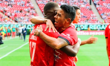 Lobos BUAP vence a Chivas y acaricia la Liguilla 