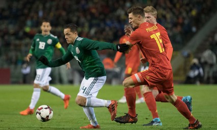 Celebra Chicharito 100 juegos con el Tri
