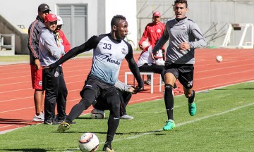 Lobos prefieren pensar en la salvaci&oacute;n