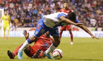 Con estadio lleno, Lobos se impone 1-0 al Puebla