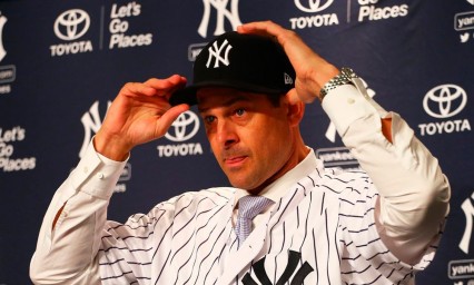 Presenta Yanquis de Nueva York a Aaron Boone