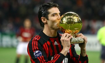 Kak&aacute; se retira del futbol profesional