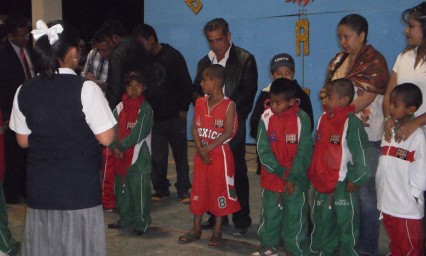 Ni&ntilde;os de la mixteca estar&aacute;n con Triquis