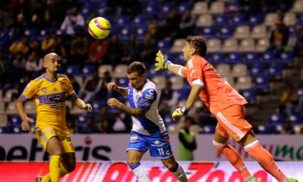 Club Puebla derrota al campe&oacute;n