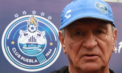 Acepta Ojitos Meza inter&eacute;s por el portero Nicol&aacute;s Vikonis