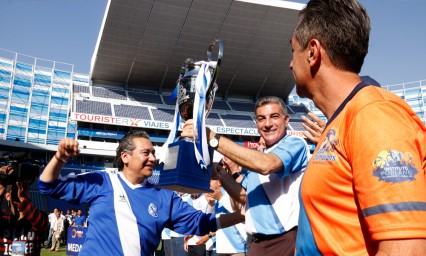 Apoyos a Copa Champions por encima de becas deportivas