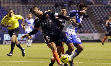 Mucho roce y poco f&uacute;tbol entre Alebrijes y Puebla 