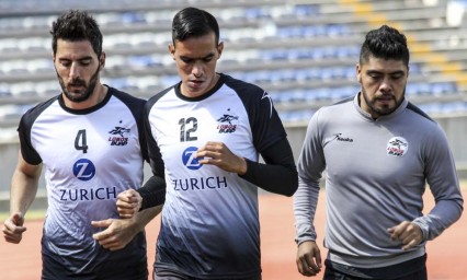 Olvida Lobos mal inicio de torneo