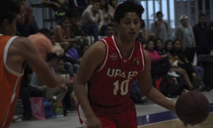 Doble victoria de &Aacute;guilas en basquet