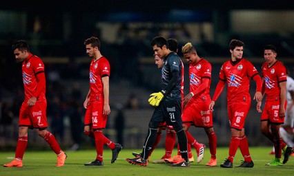 Golea Pumas a Lobos
