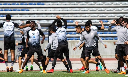 Fotogaler&iacute;a. Se enfoca Lobos en la permanencia