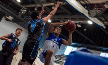 Brillan Borregos en competencia 