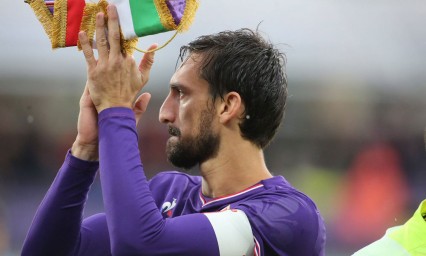 Muri&oacute; Davide Astori, capit&aacute;n de la Fiorentina