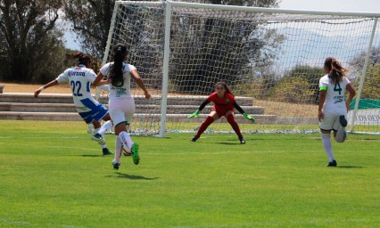 Debut de ensue&ntilde;o para Franjitas en casa 