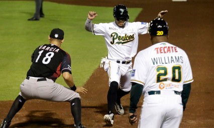 Cumple Pericos con su afici&oacute;n