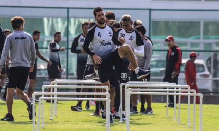 Limitados Lobos frente a Cruz Azul