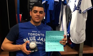 El mexicano Roberto Osuna hace historia en Grandes Ligas