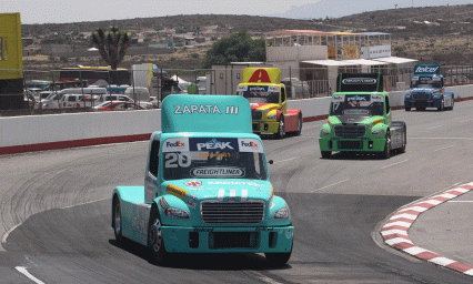 Logra Abraham Calder&oacute;n lapole en Freightliner