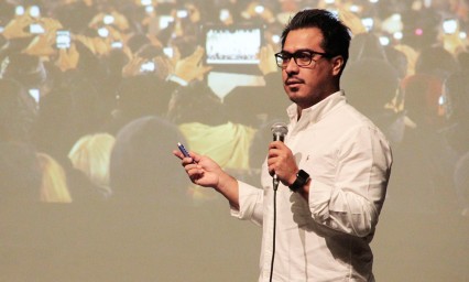 Comparte Antonio Valls pasi&oacute;n por el Mundial