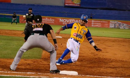 Siguen sin levantar, Pericos