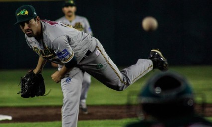 Apalean a Pericos a los Bravos