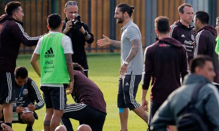 Le pone Maluma ritmo al Tricolor