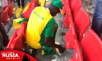 Senegal y Jap&oacute;n dan muestras de cultura al limpiar estadios