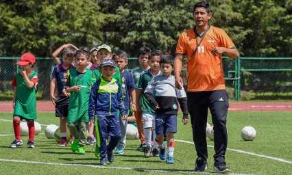 Impulsa Udlap ense&ntilde;anza del futbol a ni&ntilde;os