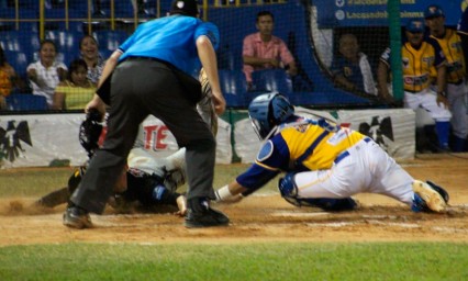 Pericos se lleva el primero de la serie en Tabasco