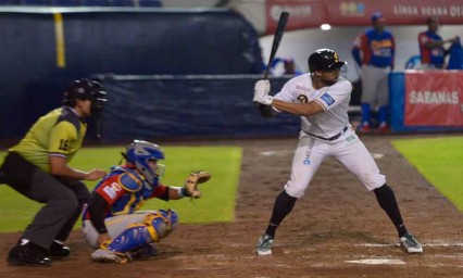 Mantiene Pericos el liderazgo