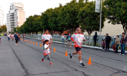Participan cientos en carrera M&eacute;xico Salvando Vidas