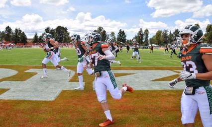 Los Aztecas hicieron retumbar la tierra