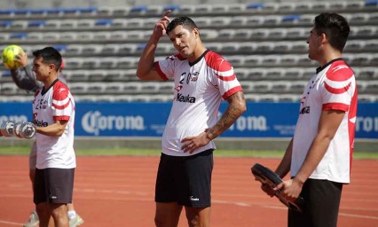 Roban cuatro veh&iacute;culos al Maza Rodr&iacute;guez