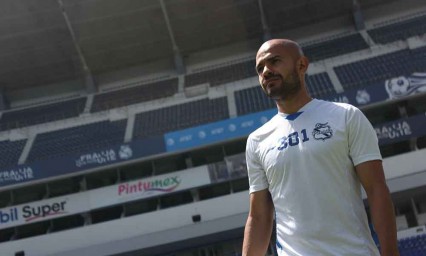 Francisco Acu&ntilde;a, un guerrero enfranjado