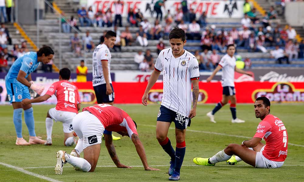 Respira Lobos; se atora Chivas