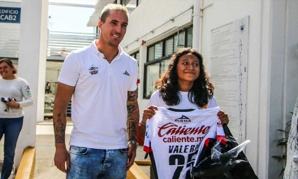 Reconoce Lobos a estudiante destacada