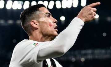 Serie A de rojo contra la violencia a la mujer 