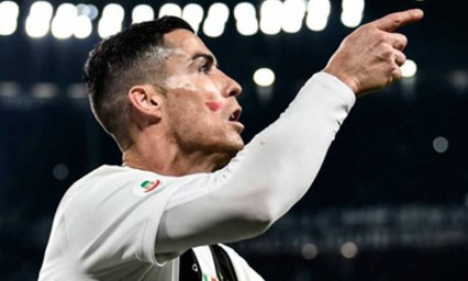 Serie A de rojo contra la violencia a la mujer 