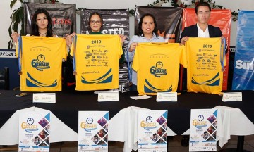 Presentan playera y medalla de sexta Carrera AMANC