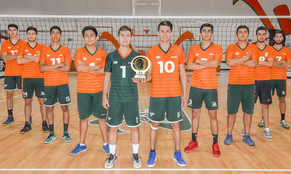Afortunado debut de Aztecas Udlap de voleibol
