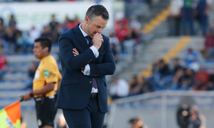 Lobos Buap provoca cese de Rafa Puente 