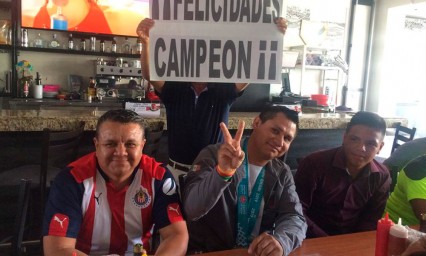 Bienvenida para el atleta ol&iacute;mpico mixteco que lleg&oacute; de Dubai