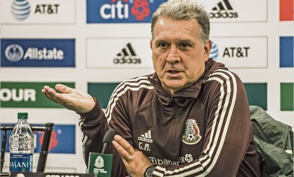 Explica Porto lesi&oacute;n de Tecatito; Tata desmiente