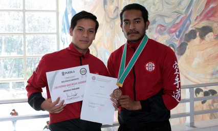 Estudiantes de la BUAP ganan bronce en Campeonato Mundial de Karate do Shito-ryu