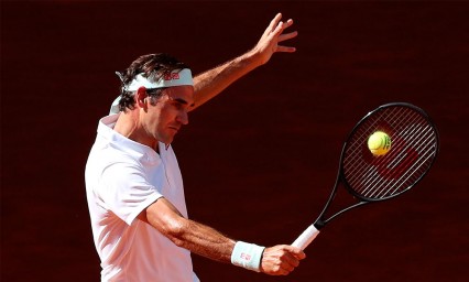 Federer consigue su victoria mil 200
