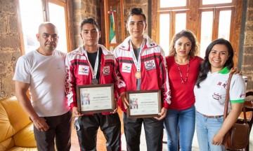 Recibe Zacatlán a atletas ganadores